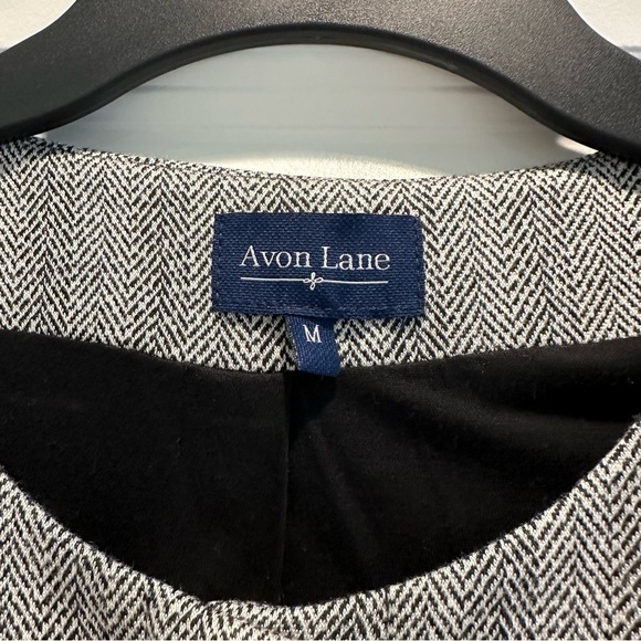 Avon Lane by Tuckernuck Darby Peplum Blazer - Picture 2 of 5